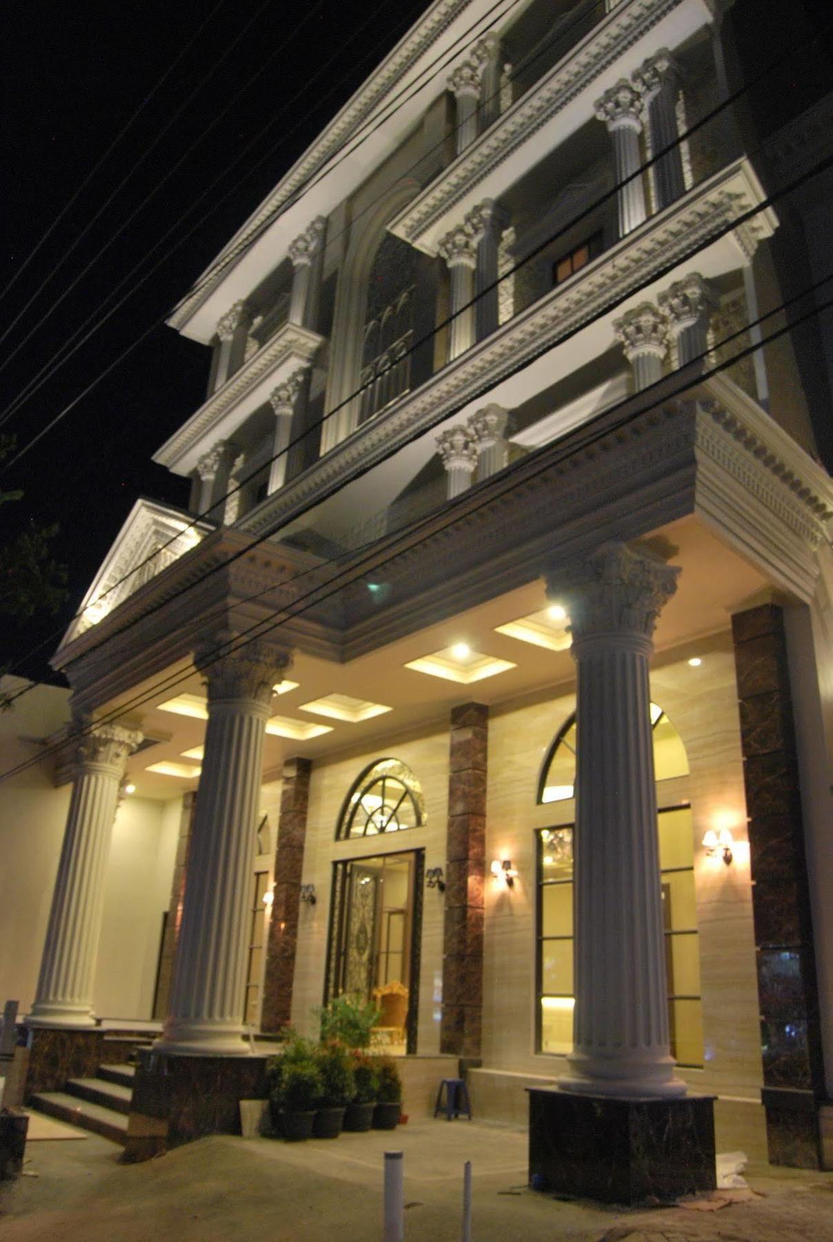 Apple Green Hotel Batu  Exterior photo